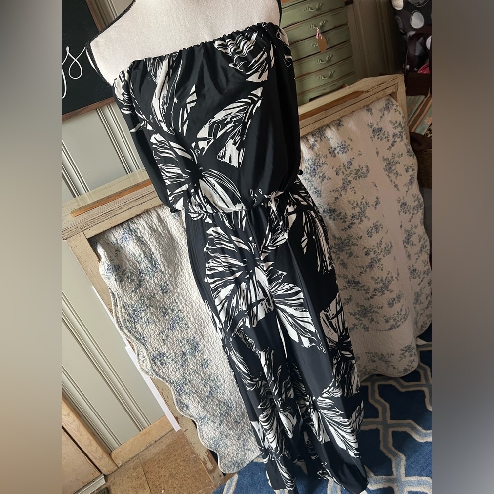 Sandiva strapless jumpsuit, black and white size small